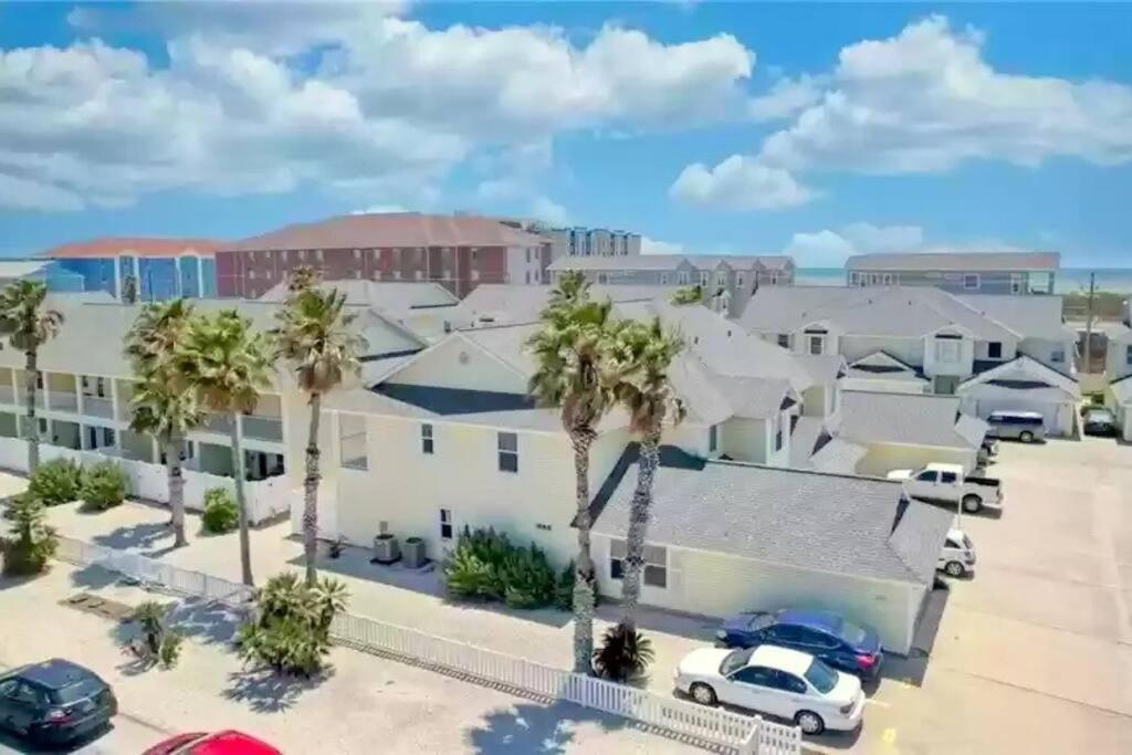 Spacious Home, Short Walk To Beach, Heated Pool! Corpus Christi Exterior foto
