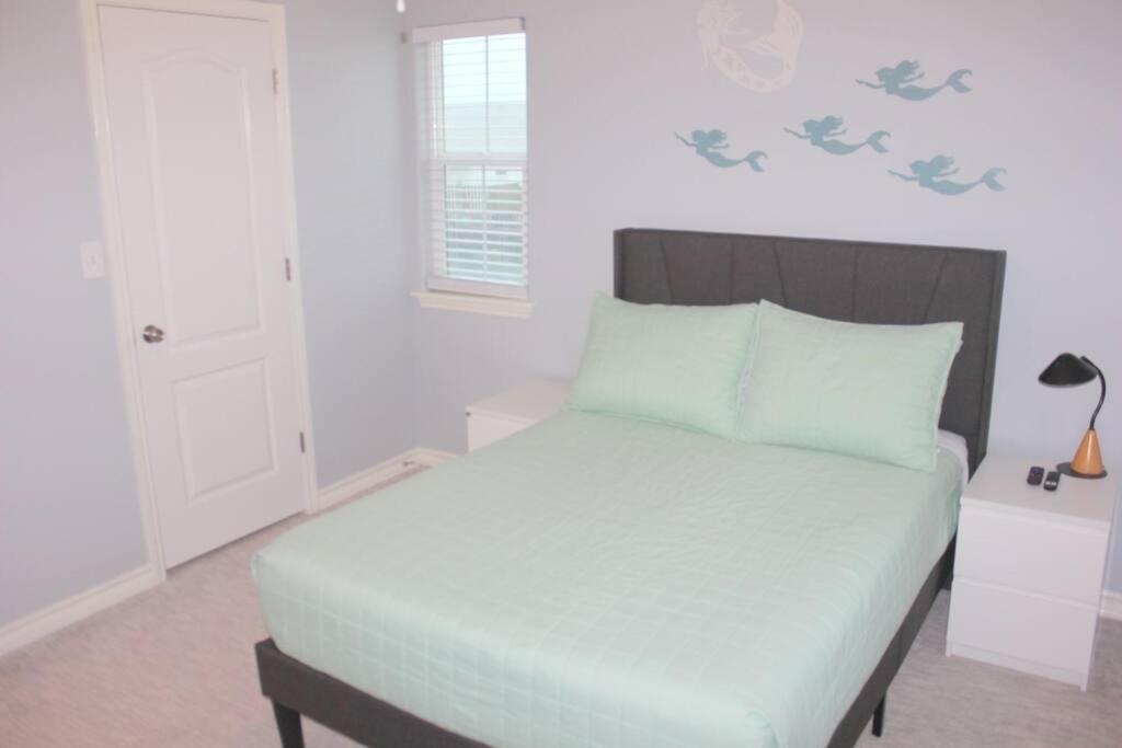 Spacious Home, Short Walk To Beach, Heated Pool! Corpus Christi Exterior foto