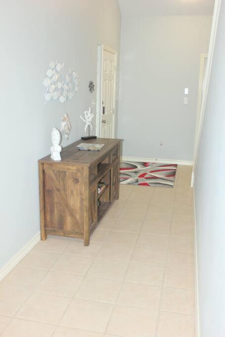 Spacious Home, Short Walk To Beach, Heated Pool! Corpus Christi Exterior foto